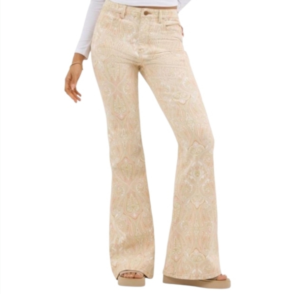 Wrangler Women's Flare Jeans in Light Paisley Cream